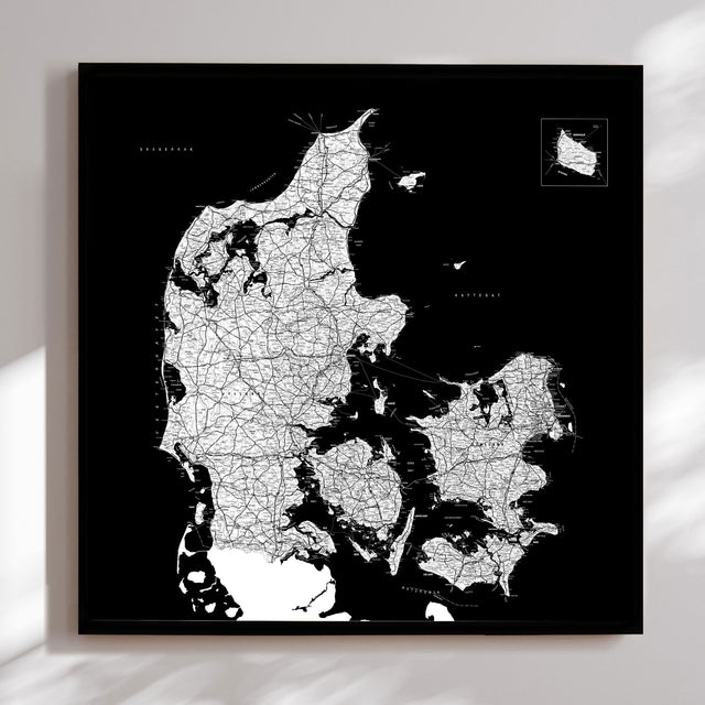 Danmarkskort i sort ramme - Black - Plakat - Incado