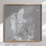 Danmarkskort i egetræsramme - Grey - Opslagstavle - Incado