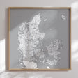 Danmarkskort i egetræsramme - Grey - Plakat - Incado