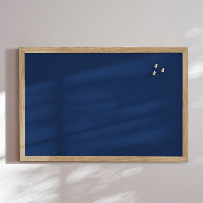 Opslagstavle med egetræsramme - Dark Blue - Incado